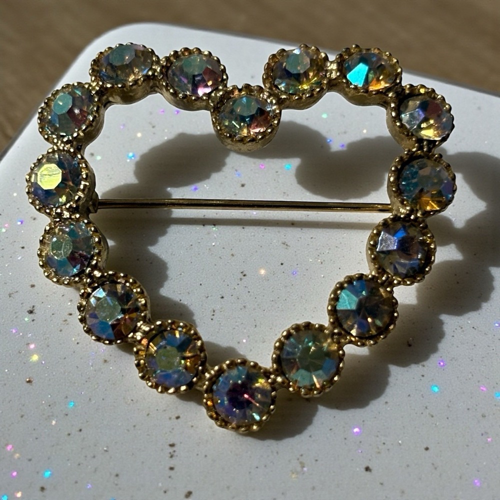 Vintage Open Heart Brooch Pin Aurora Borealis AB Rhinestone Gold Tone Love Gift‎